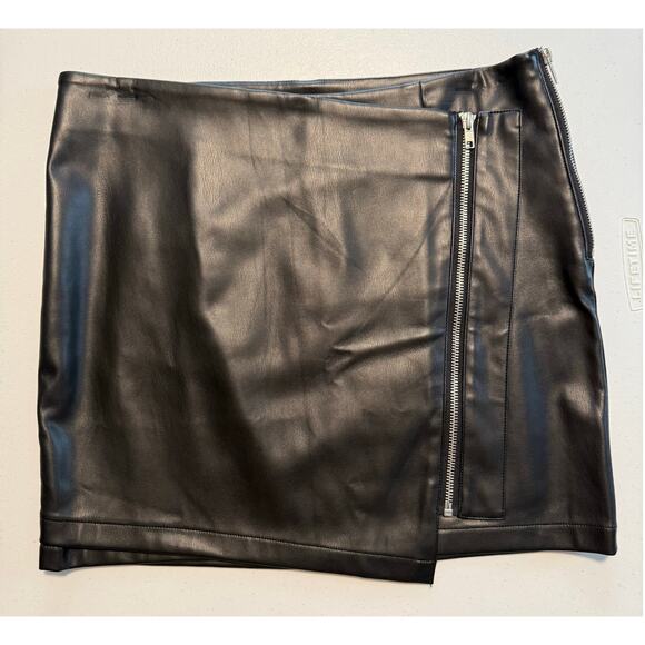 Lulus Tough Stuff Black Vegan Leather Skirts Size Medium - Picture 3 of 10